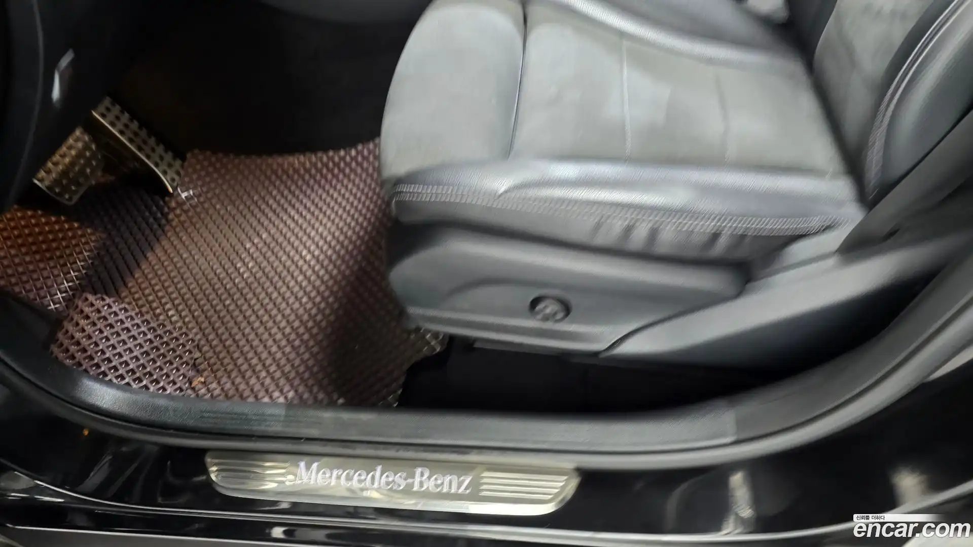 GLC-Class Mercedes-Benz 2019.11-OPTION-041