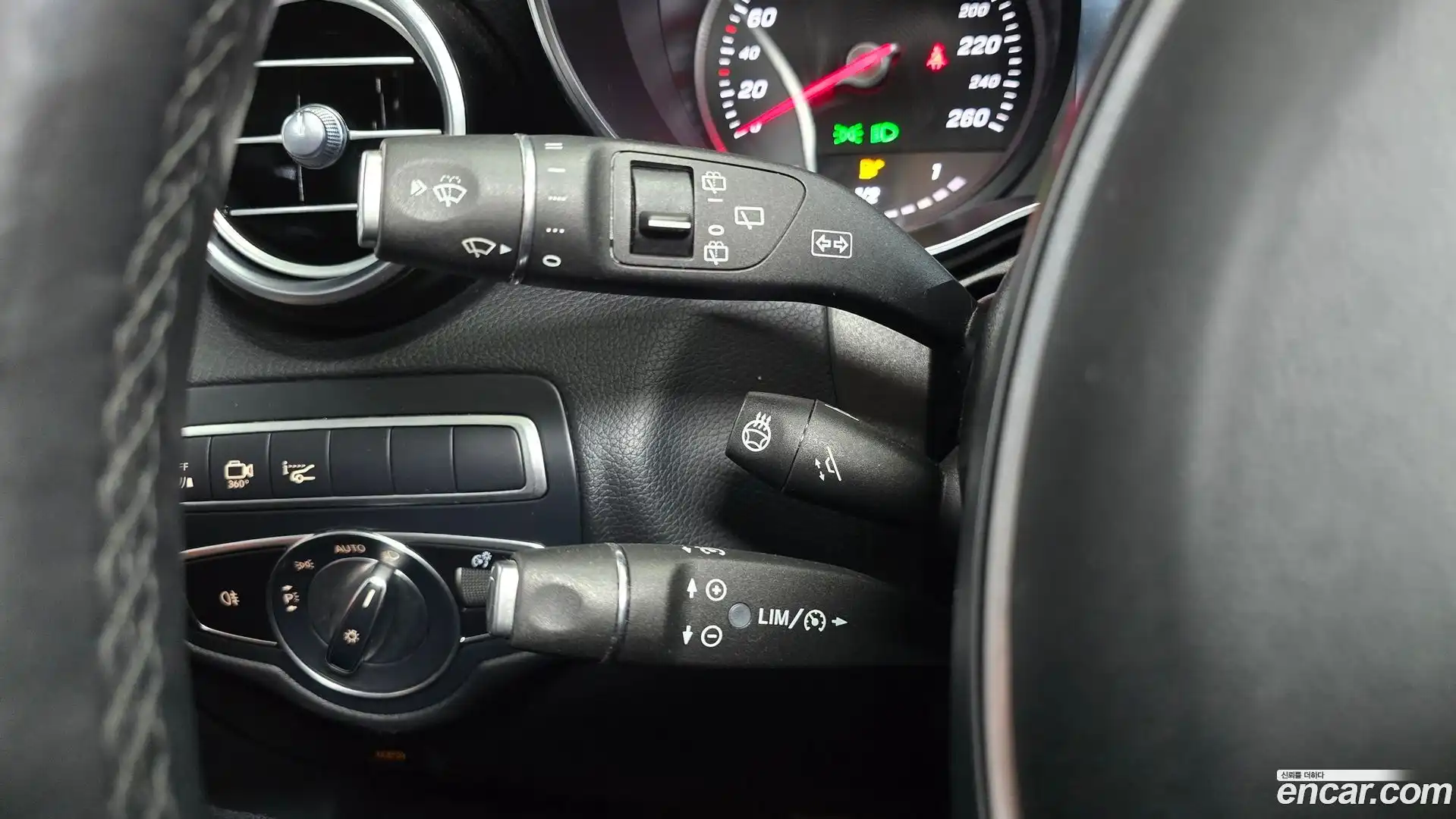 GLC-Class Mercedes-Benz 2019.11-OPTION-042