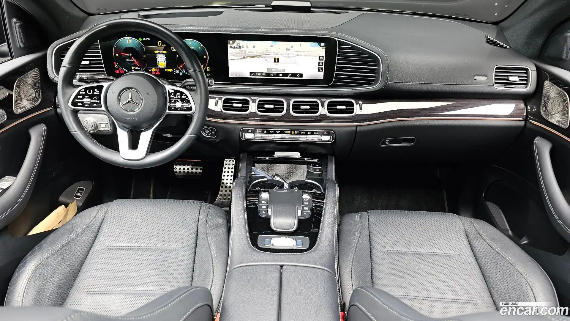 GLE-Class Mercedes-Benz 2023.7-INNER-007