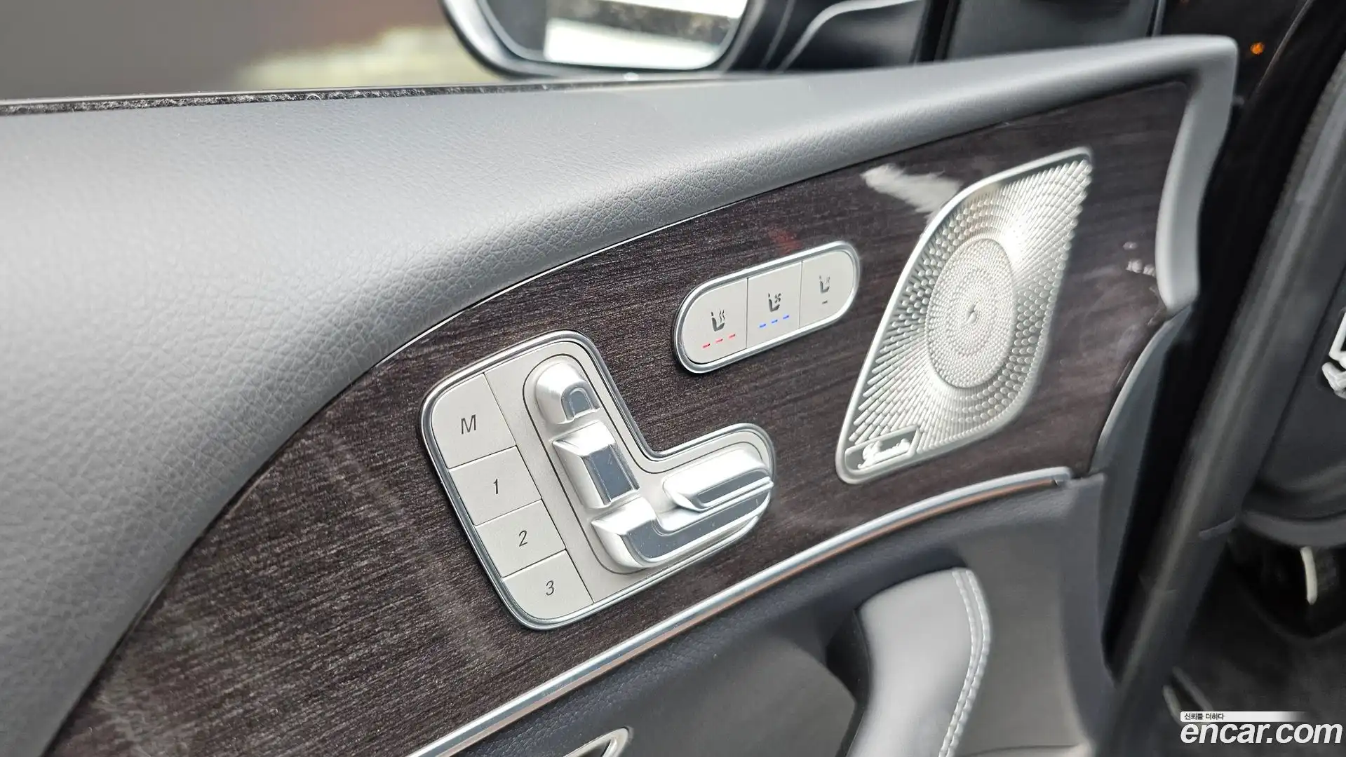 GLE-Class Mercedes-Benz 2023.7-OPTION-043
