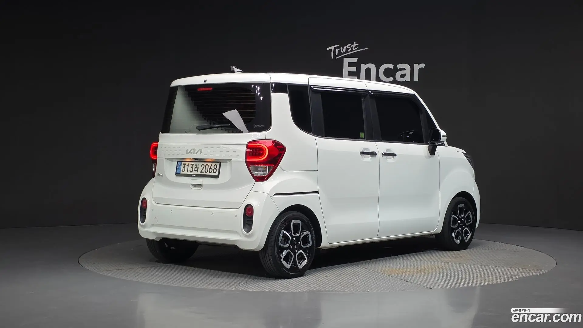 Main__Slider__Photo:RAY Kia 2022.1-1