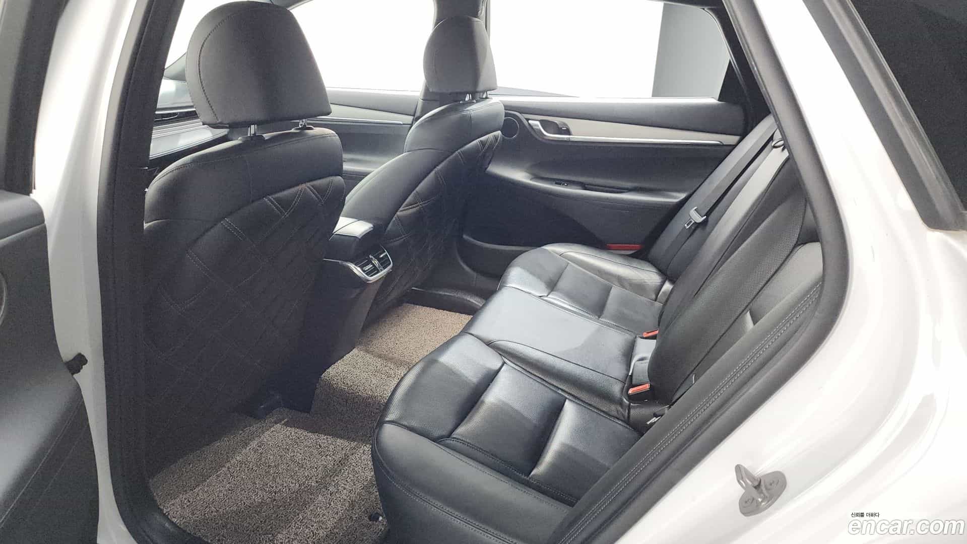 Grandeur Hyundai 2022.9-OPTION-024