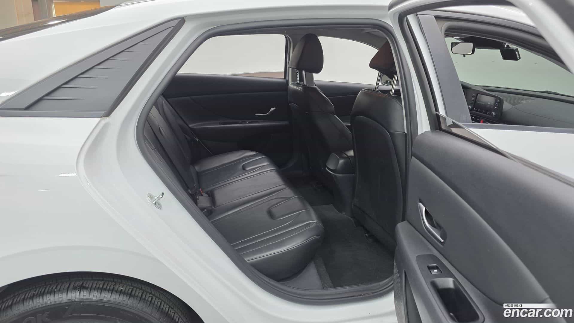 AVANTE Hyundai 2022.7-OPTION-015