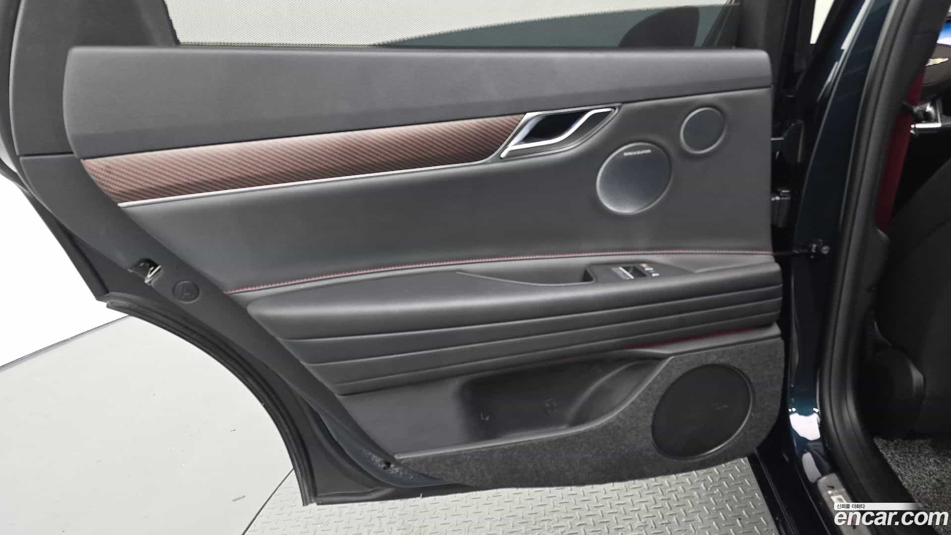 G80 Genesis 2024.10-INNER-035