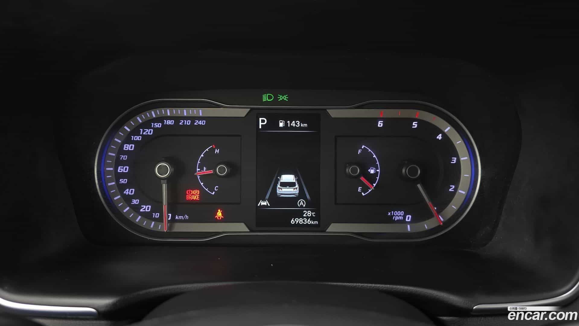 Tucson Hyundai 2021.1-INNER-008