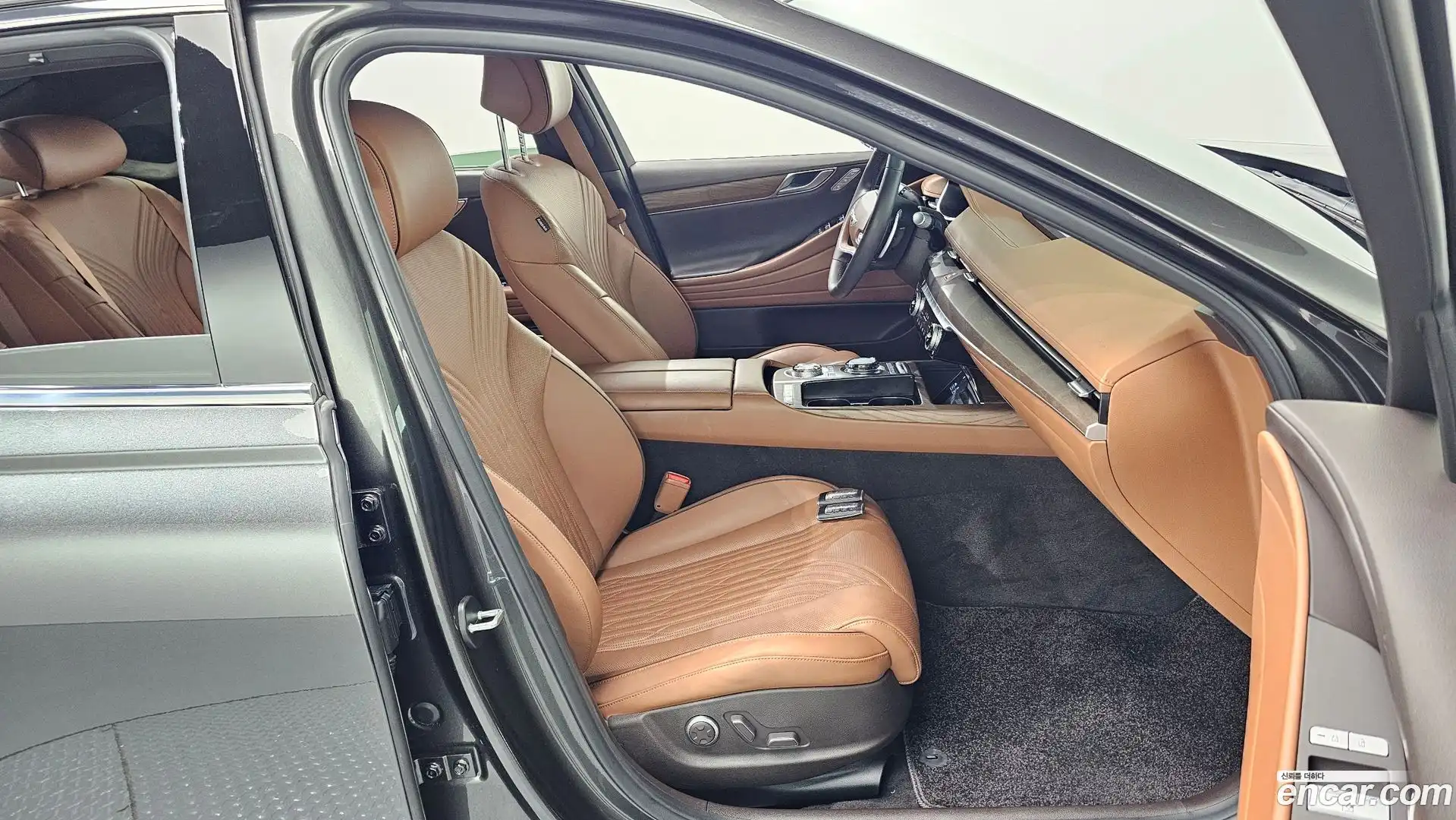 G80 Genesis 2024.0-INNER-036