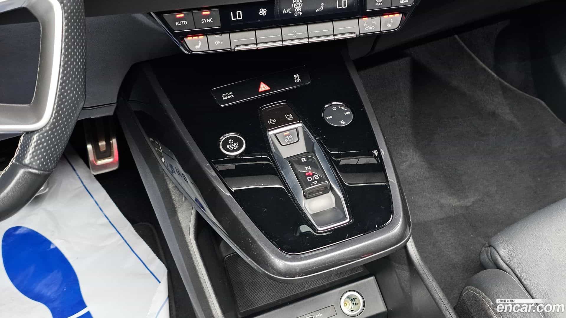 Q4 e-tron Audi 2022.9-INNER-009