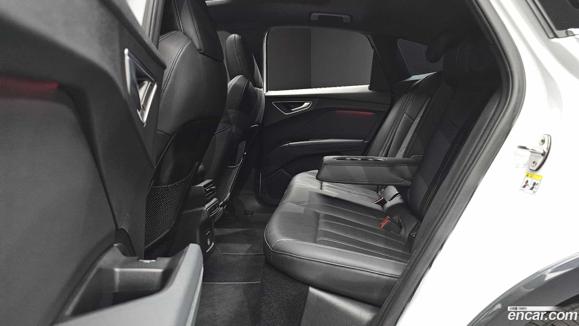 Q4 e-tron Audi 2022.9-OPTION-015