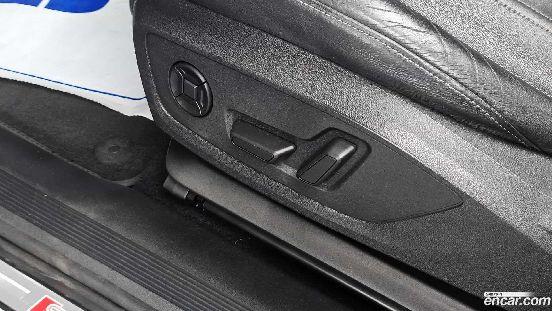 Q4 e-tron Audi 2022.9-OPTION-023