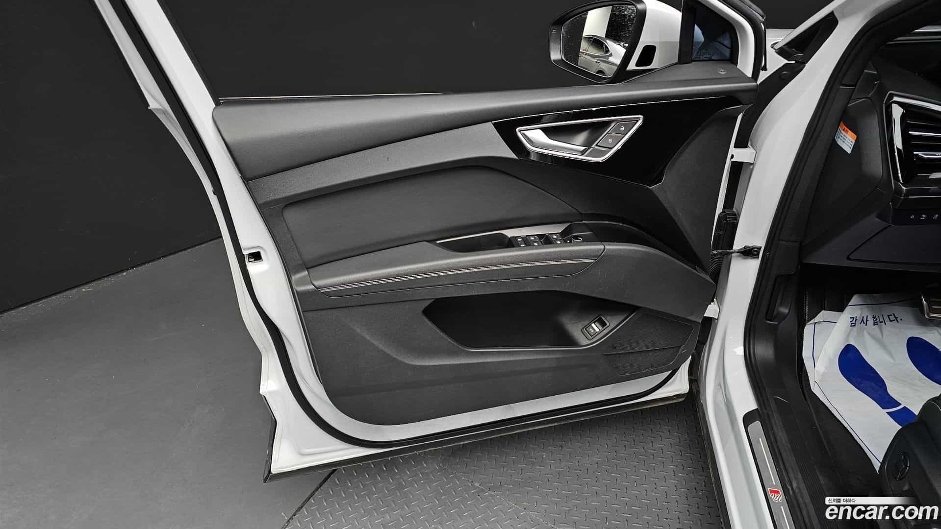 Q4 e-tron Audi 2022.9-INNER-034
