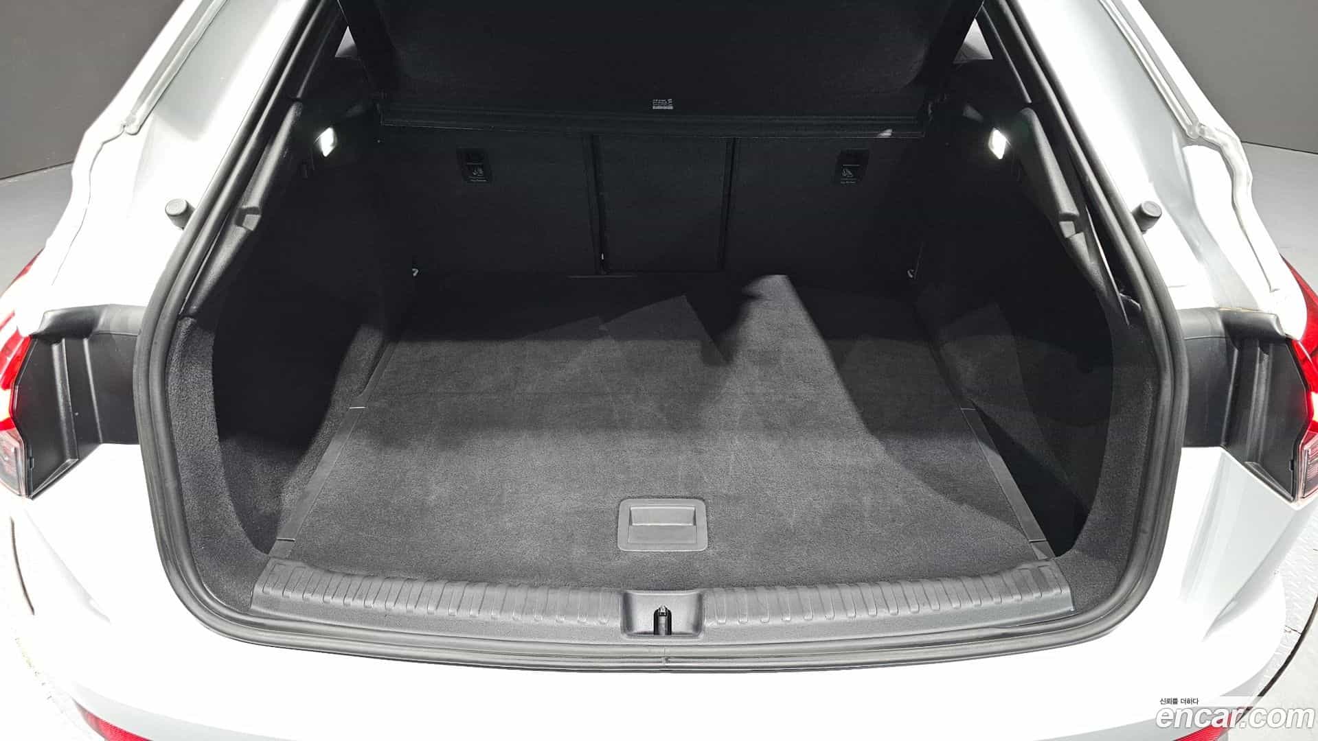 Q4 e-tron Audi 2022.9-OPTION-043