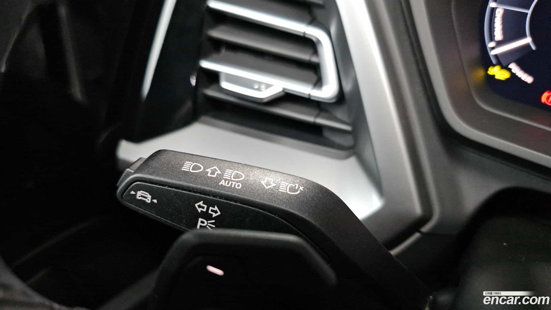 Q4 e-tron Audi 2025.8-OPTION-042
