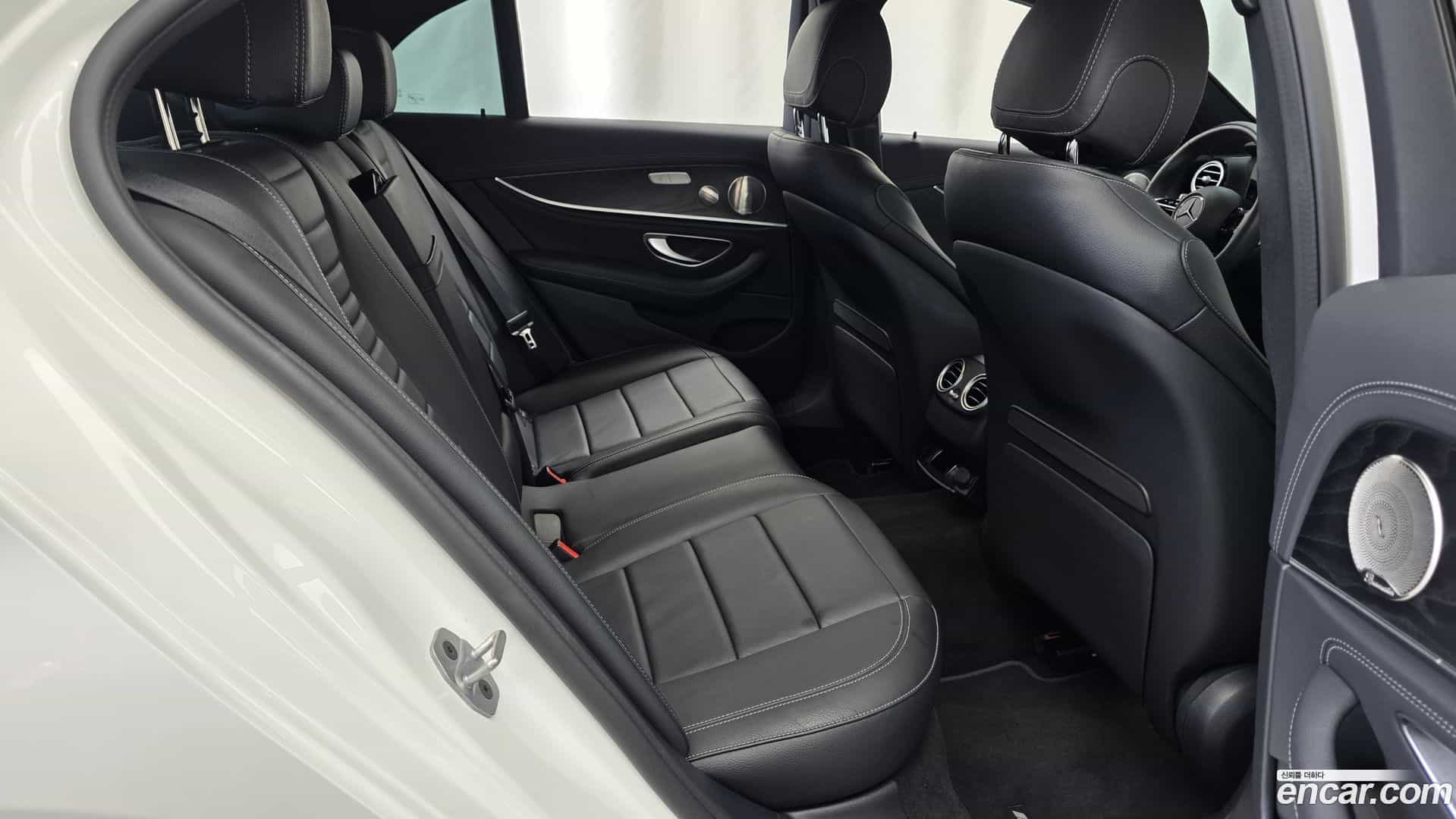 E-Class Mercedes-Benz 2023.8-OPTION-015