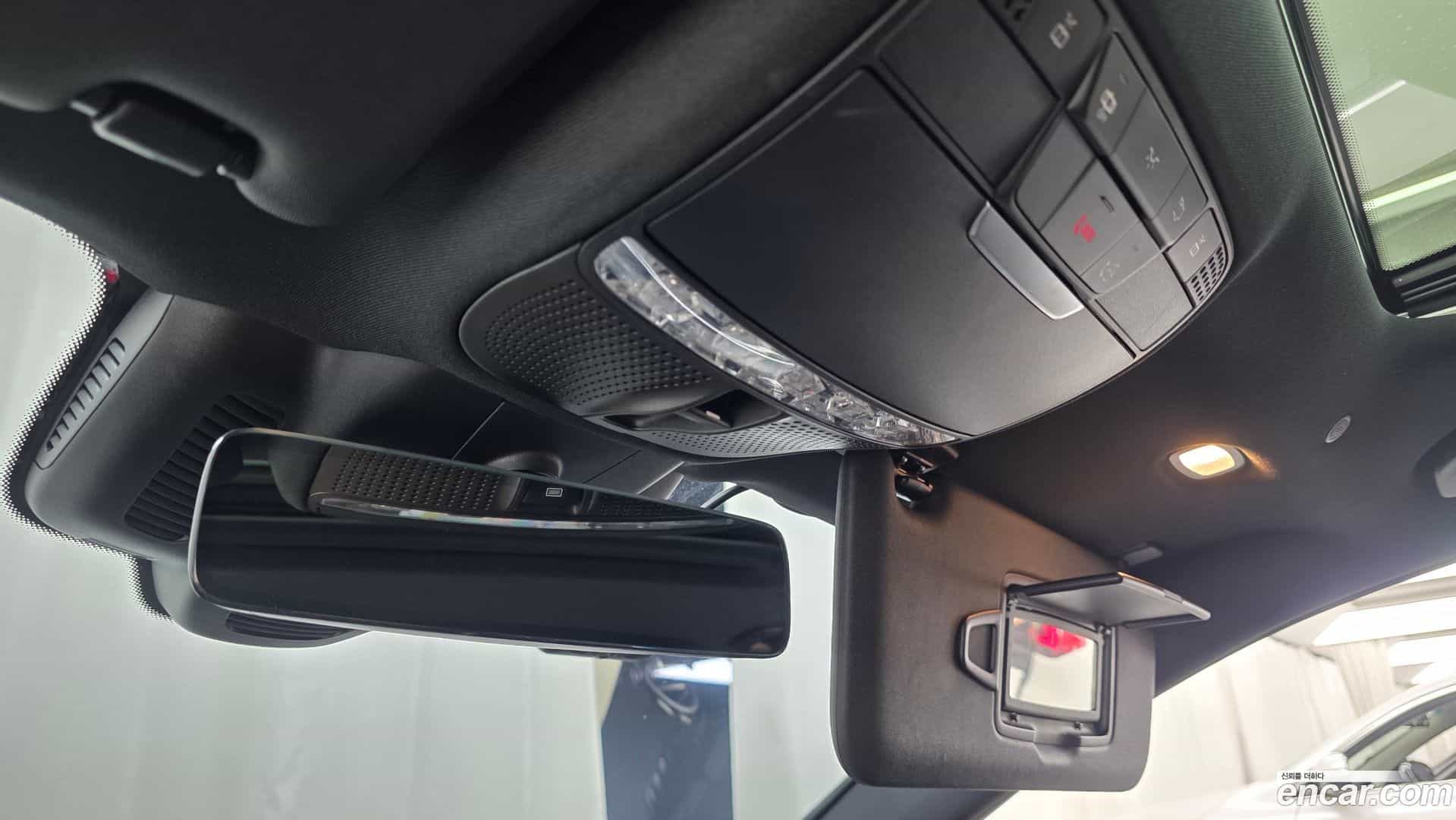 E-Class Mercedes-Benz 2023.8-OPTION-040