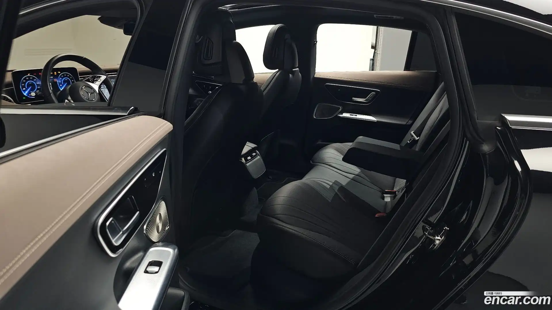 EQE Mercedes-Benz 2023.2-OPTION-015