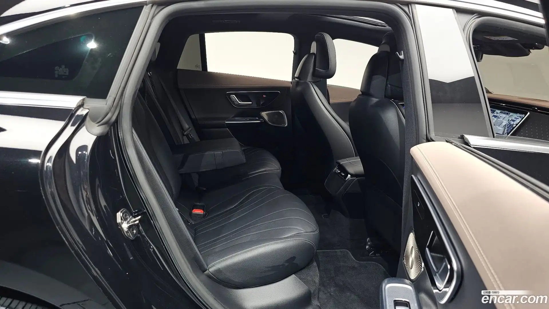 EQE Mercedes-Benz 2023.2-OPTION-016