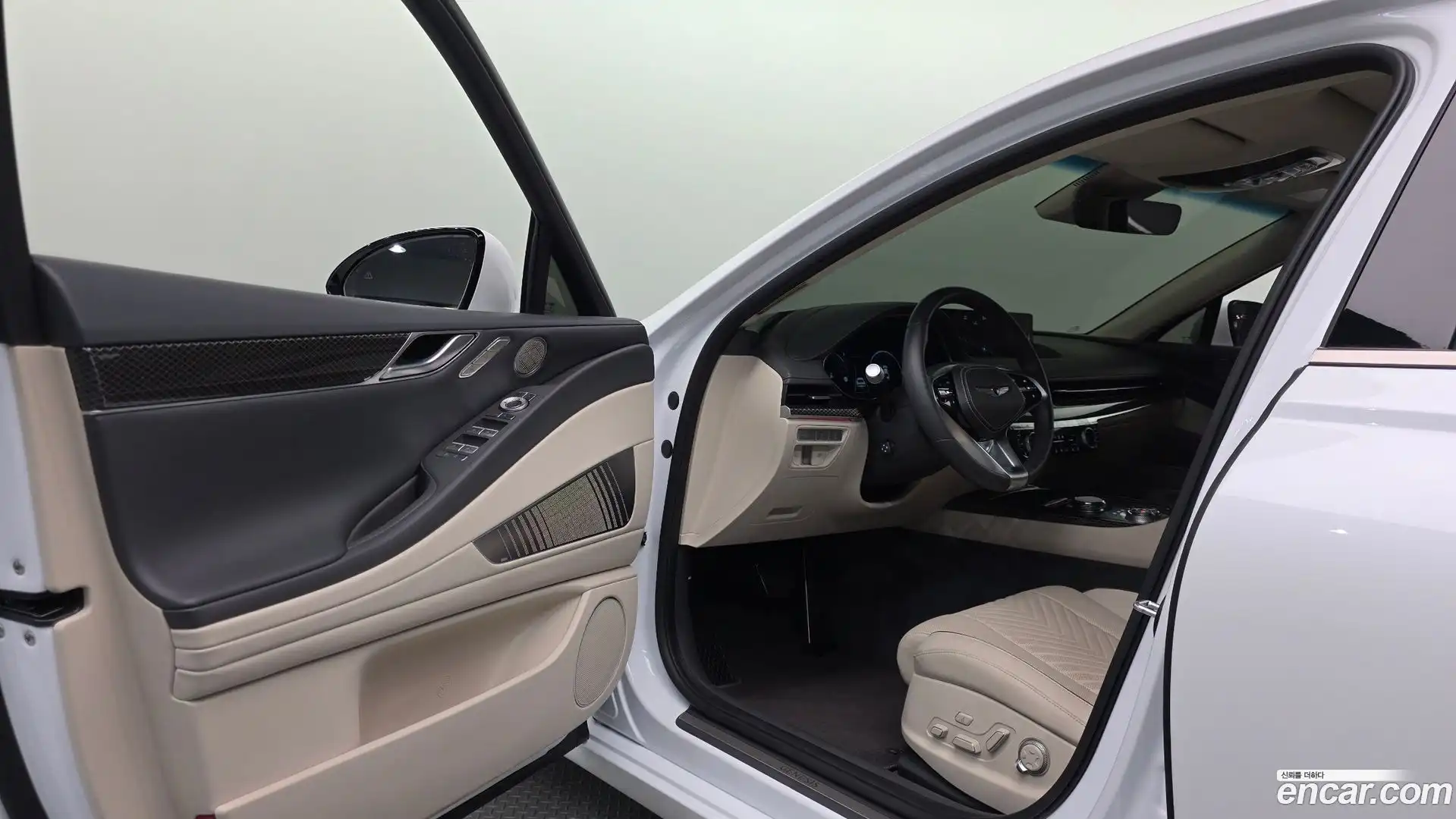 G80 Genesis 2023.10-INNER-010