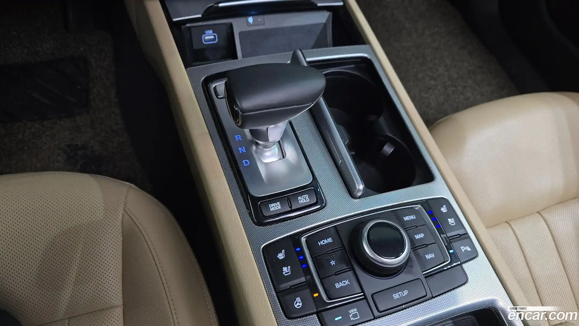 G80 Genesis 2019.2-INNER-009