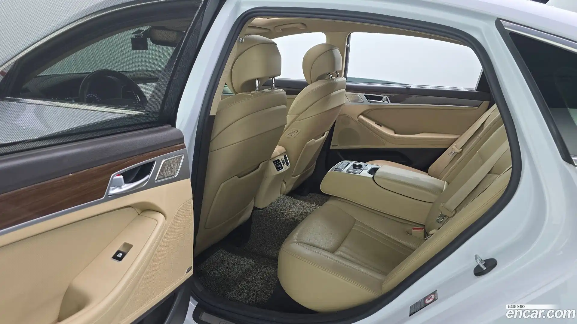 G80 Genesis 2019.2-OPTION-016