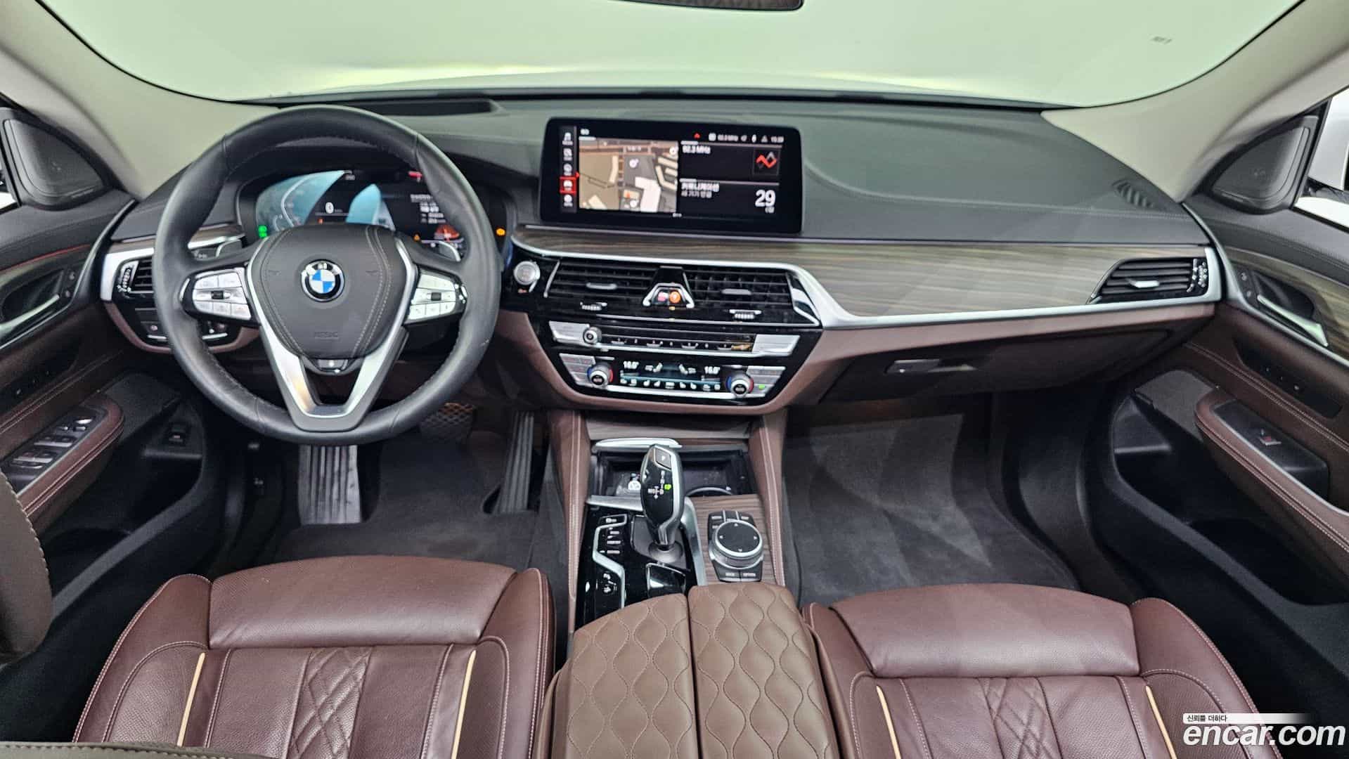Gran Turismo BMW 2022.0-INNER-007