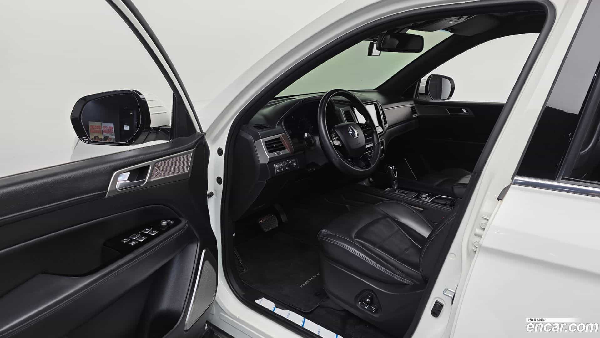Rexton KG Mobility 2018.7-INNER-010