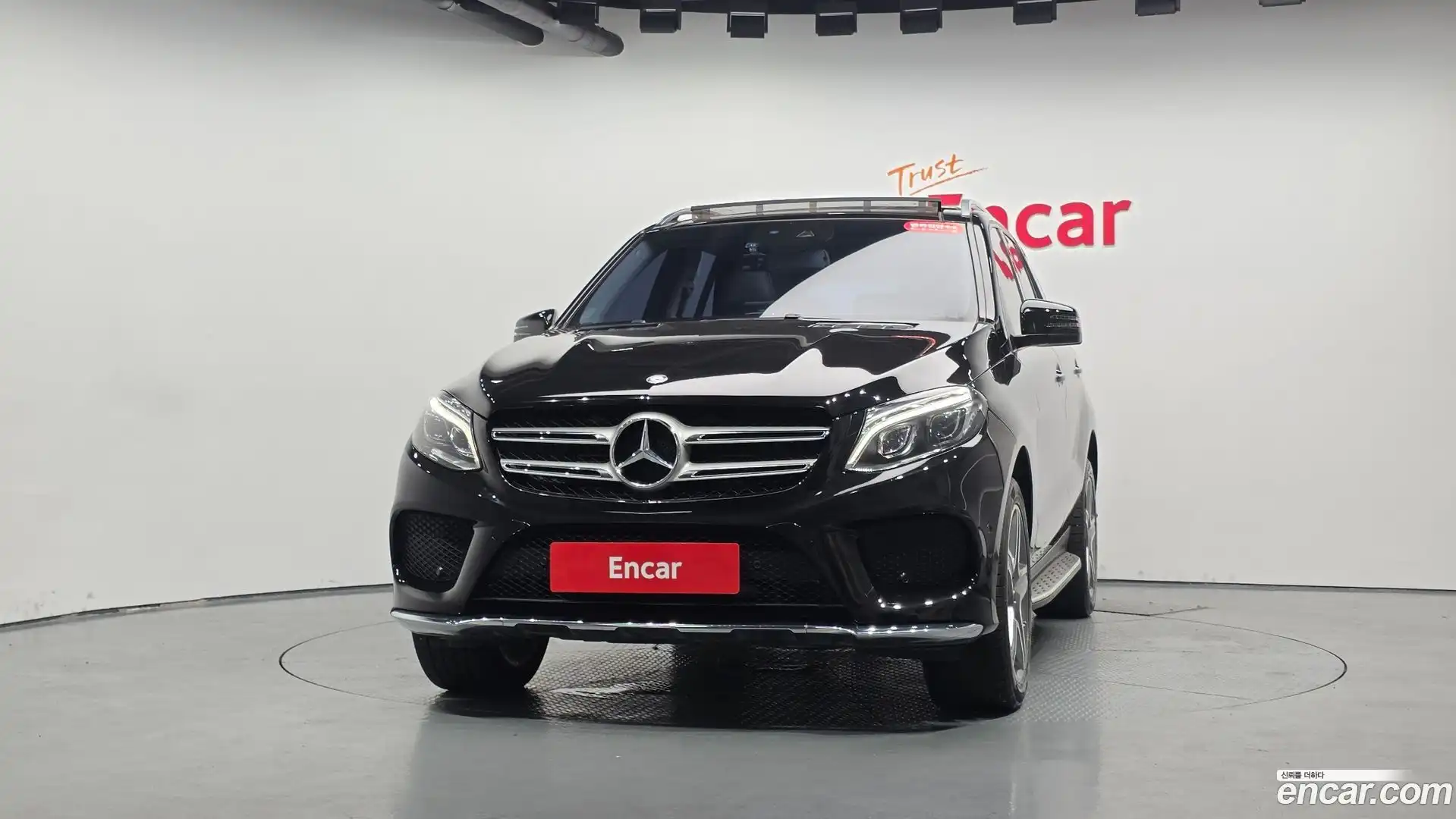 GLE-Class Mercedes-Benz 2016.4-OUTER-003