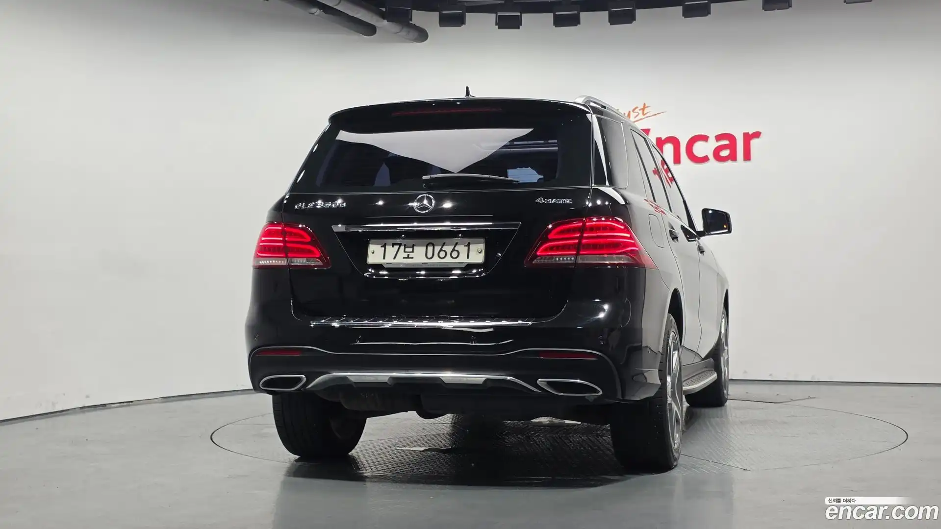 GLE-Class Mercedes-Benz 2016.4-OUTER-004