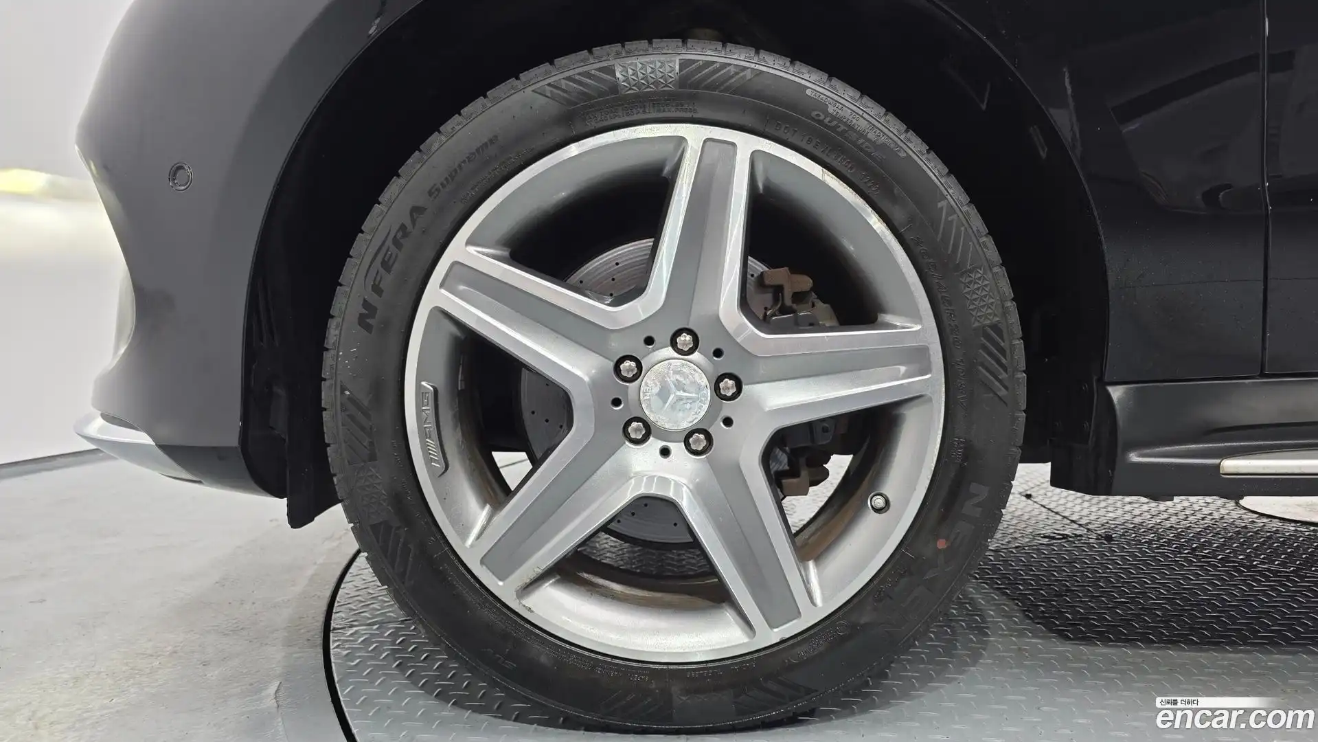 GLE-Class Mercedes-Benz 2016.4-OUTER-005
