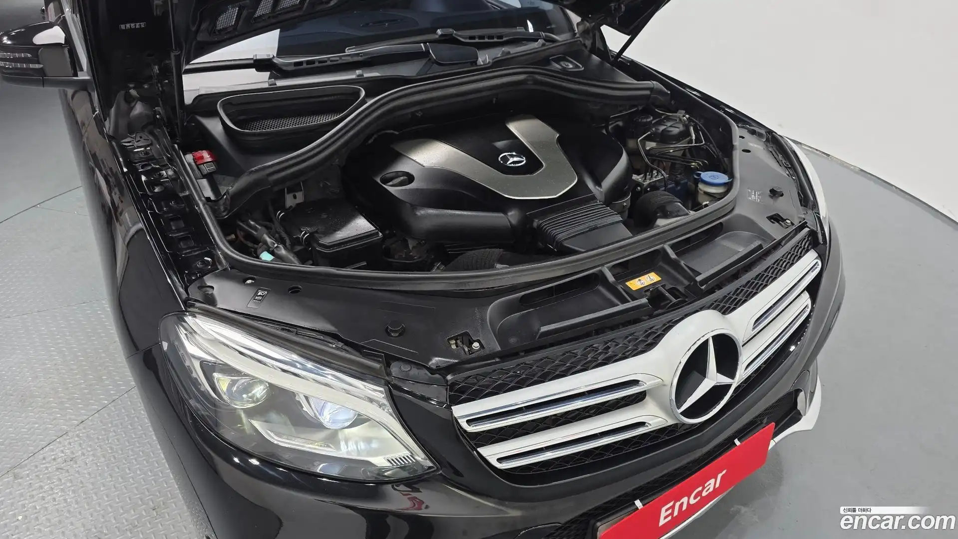 GLE-Class Mercedes-Benz 2016.4-OUTER-006