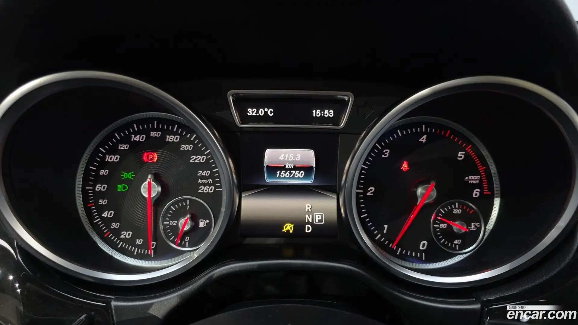 GLE-Class Mercedes-Benz 2016.4-INNER-008