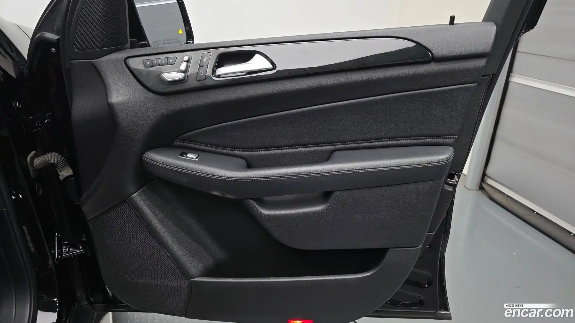 GLE-Class Mercedes-Benz 2016.4-INNER-034