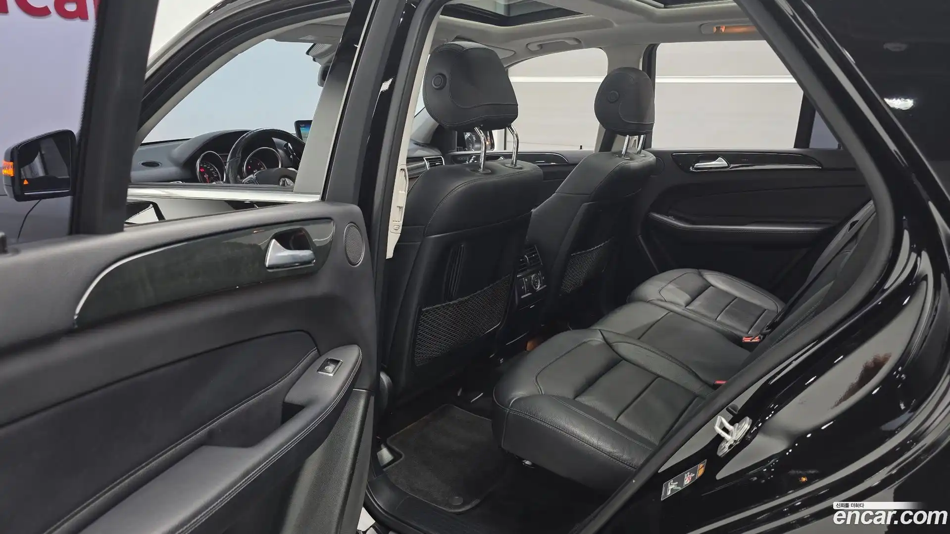 GLE-Class Mercedes-Benz 2016.4-INNER-036