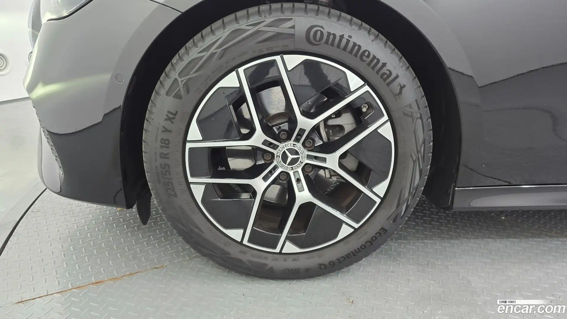 E-Class Mercedes-Benz 2025.7-OUTER-005