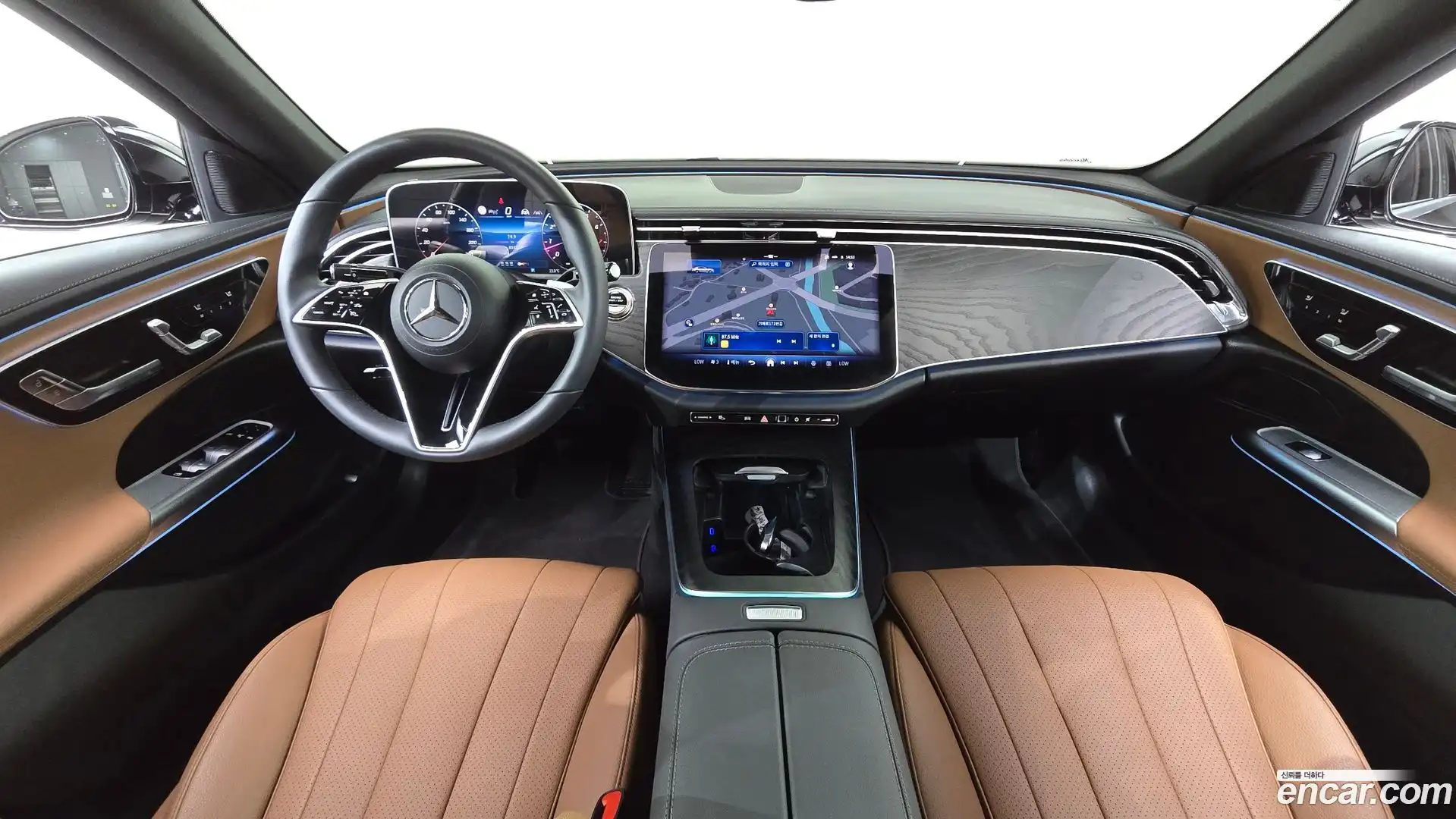 E-Class Mercedes-Benz 2025.7-INNER-007