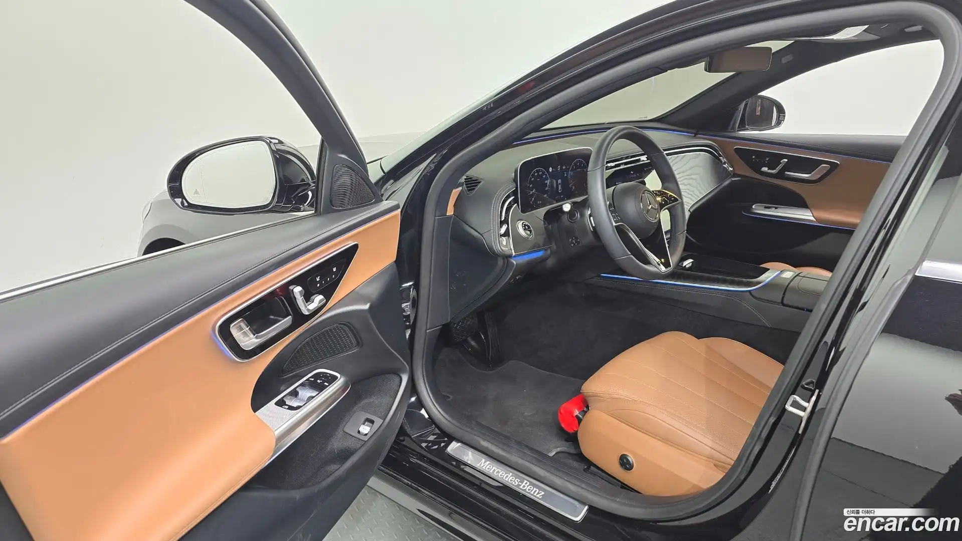 E-Class Mercedes-Benz 2025.7-INNER-010