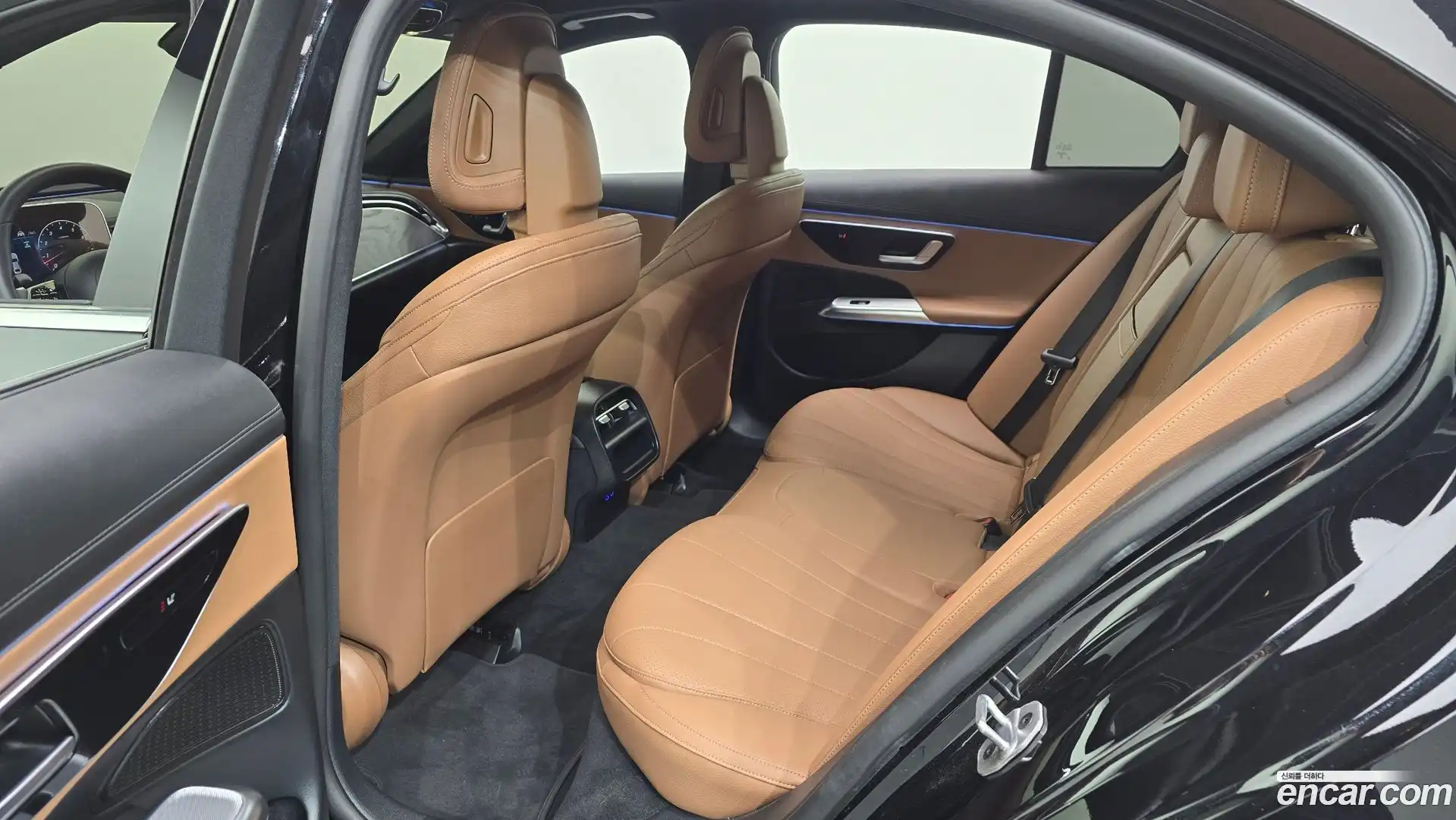 E-Class Mercedes-Benz 2025.7-OPTION-015