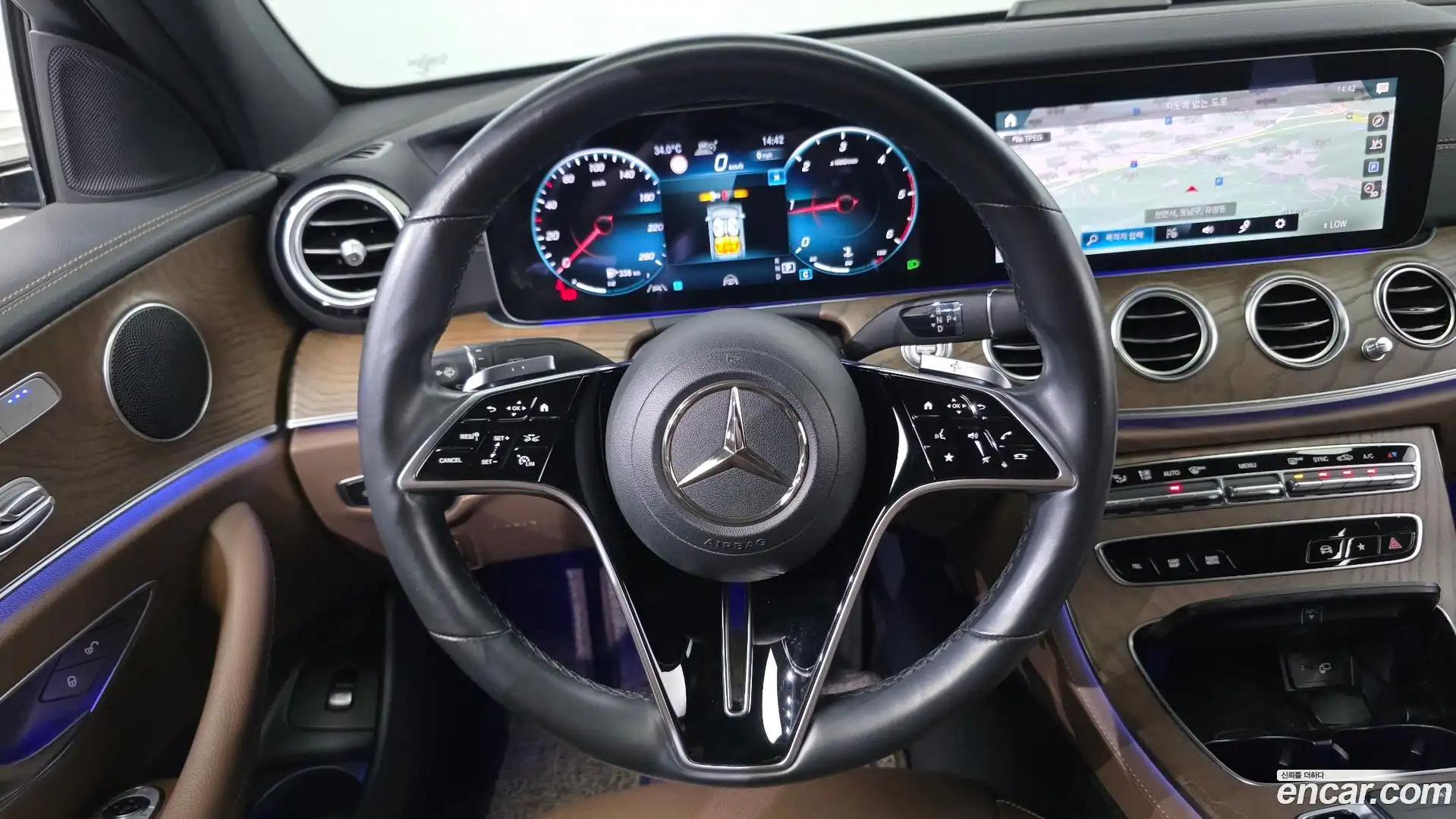 E-Class Mercedes-Benz 2021.6-OPTION-018