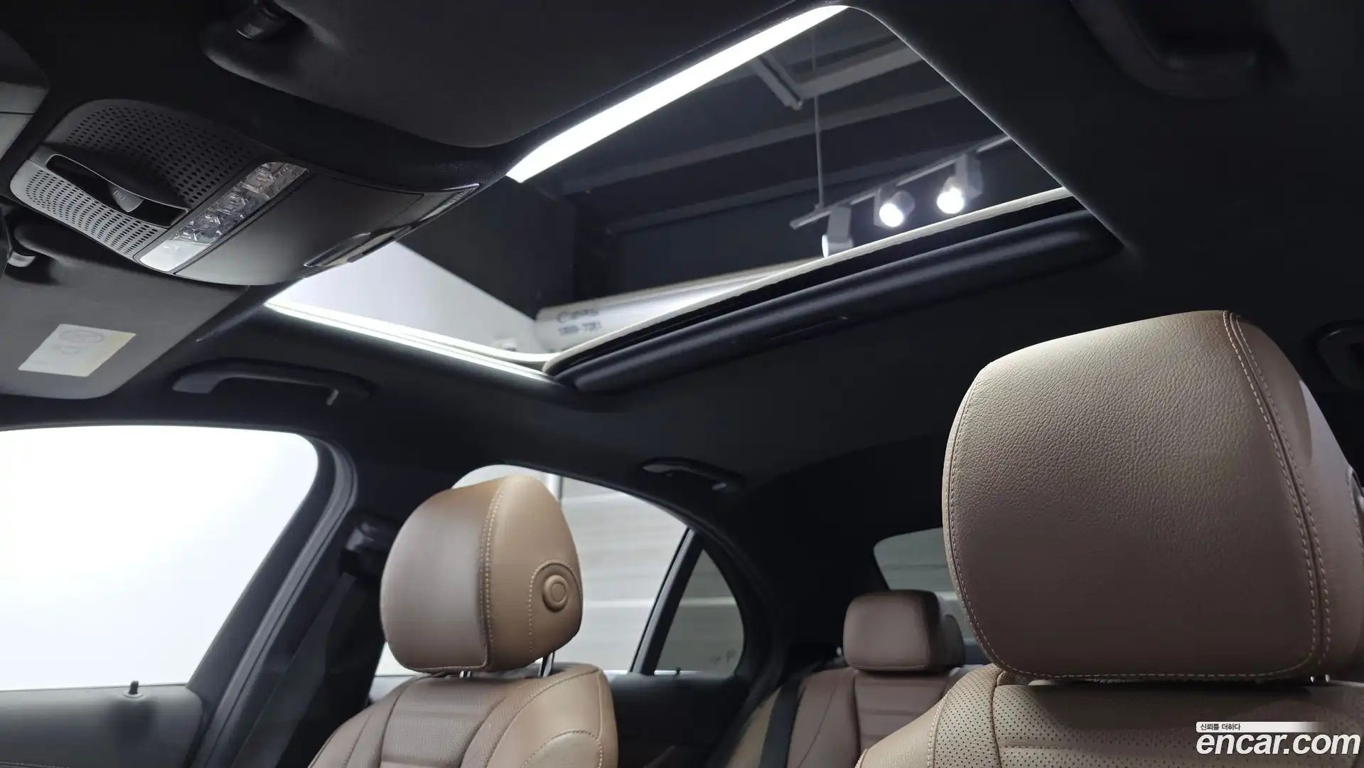 E-Class Mercedes-Benz 2021.6-OPTION-023