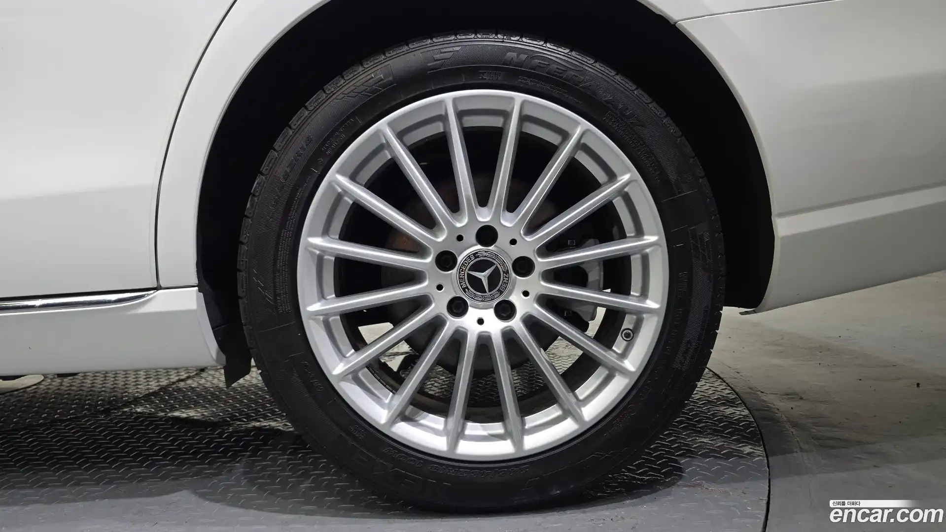 E-Class Mercedes-Benz 2021.6-OUTER-031