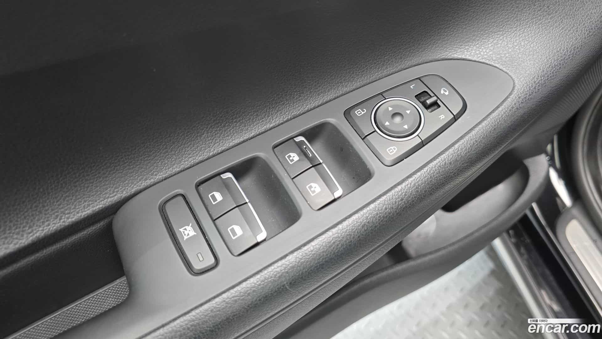 Grandeur Hyundai 2019.10-OPTION-018