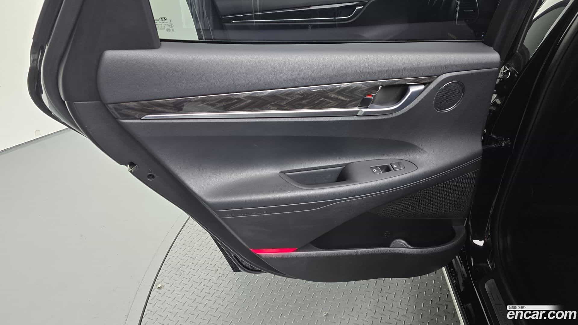 Grandeur Hyundai 2019.10-INNER-035