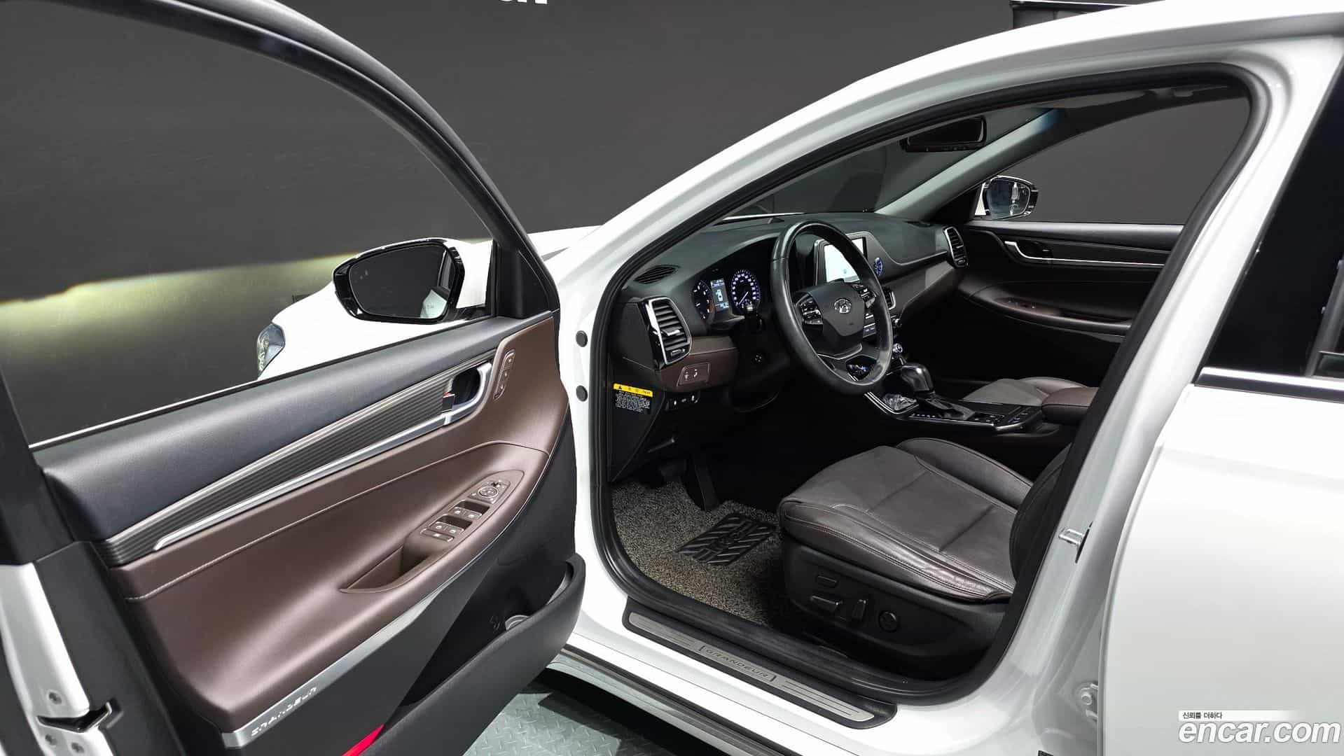 Grandeur Hyundai 2018.6-INNER-010