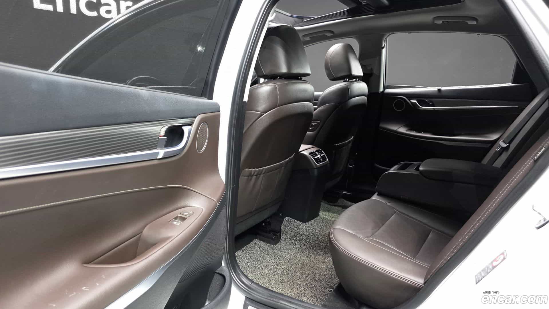 Grandeur Hyundai 2018.6-OPTION-015