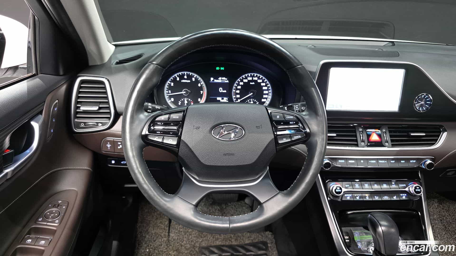 Grandeur Hyundai 2018.6-OPTION-016