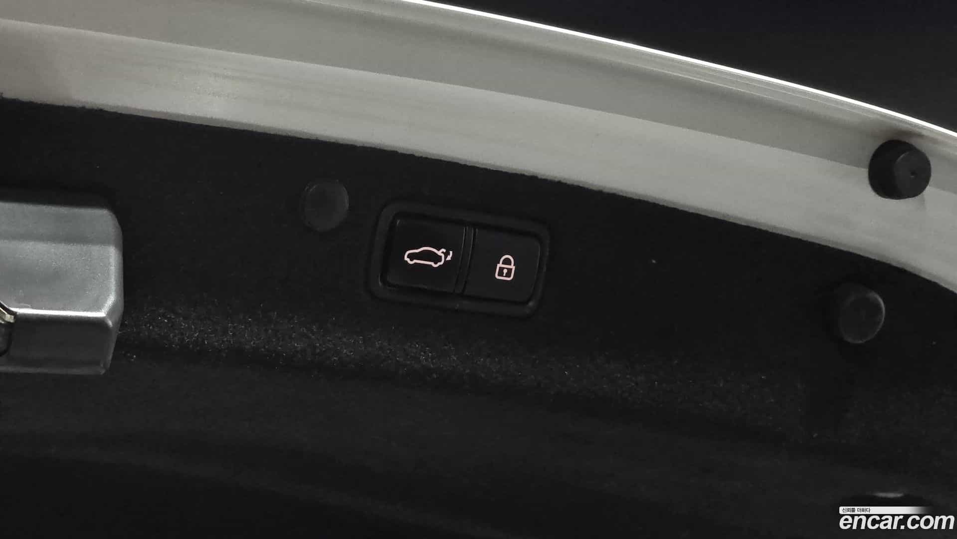 Grandeur Hyundai 2018.6-OPTION-024