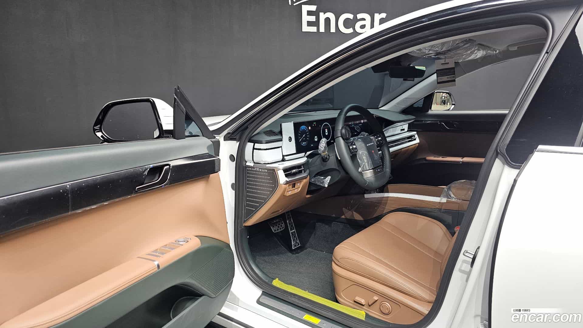 Grandeur Hyundai 2025.10-INNER-010