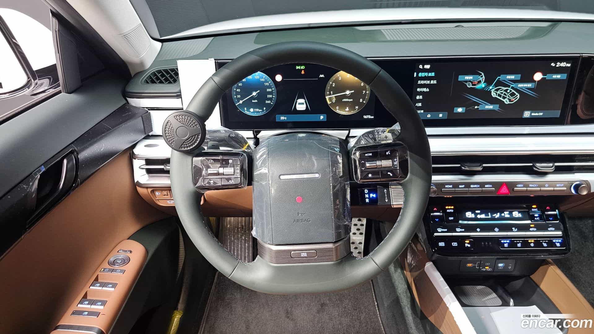 Grandeur Hyundai 2025.10-OPTION-016