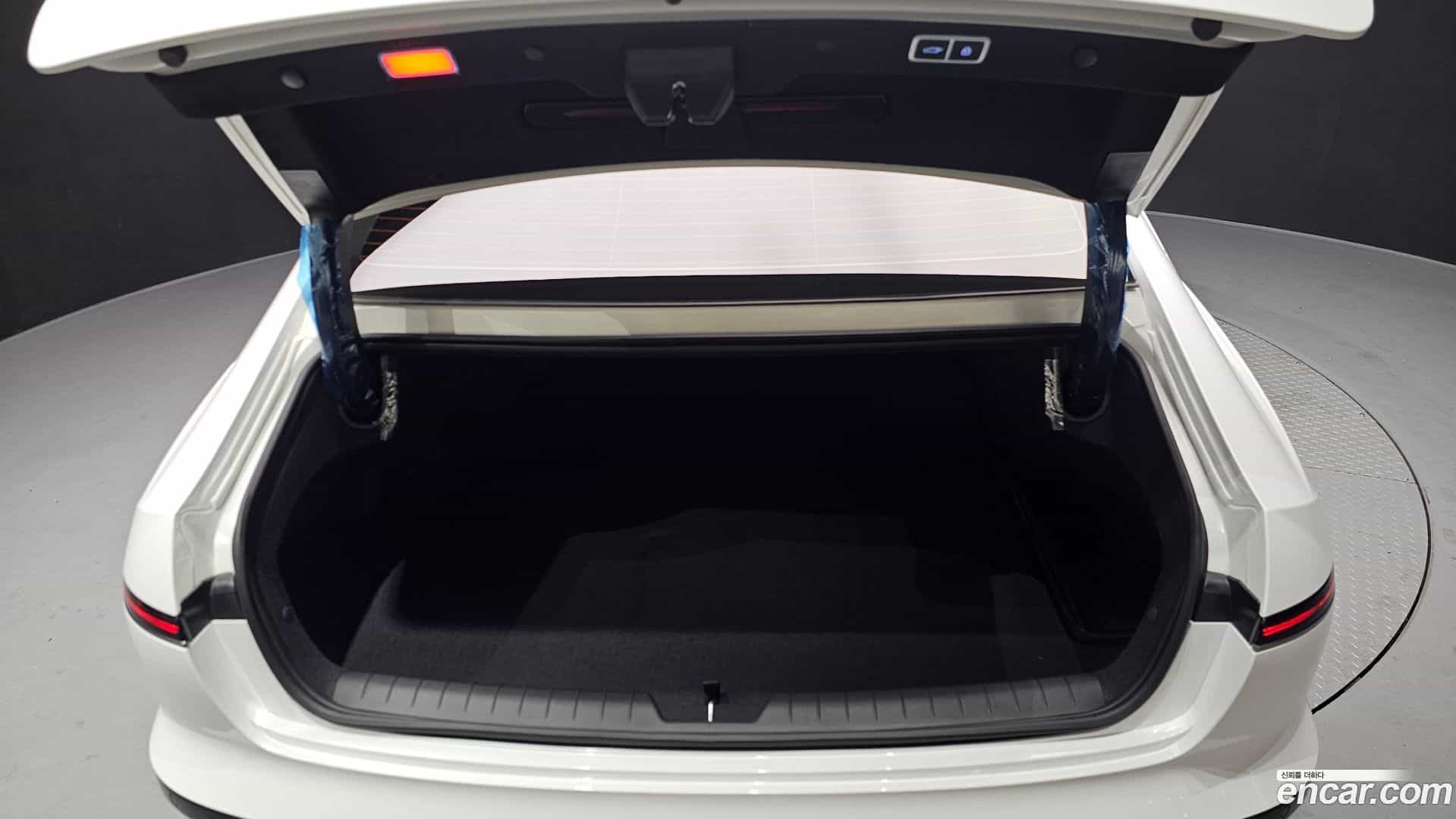 Grandeur Hyundai 2025.10-OPTION-024