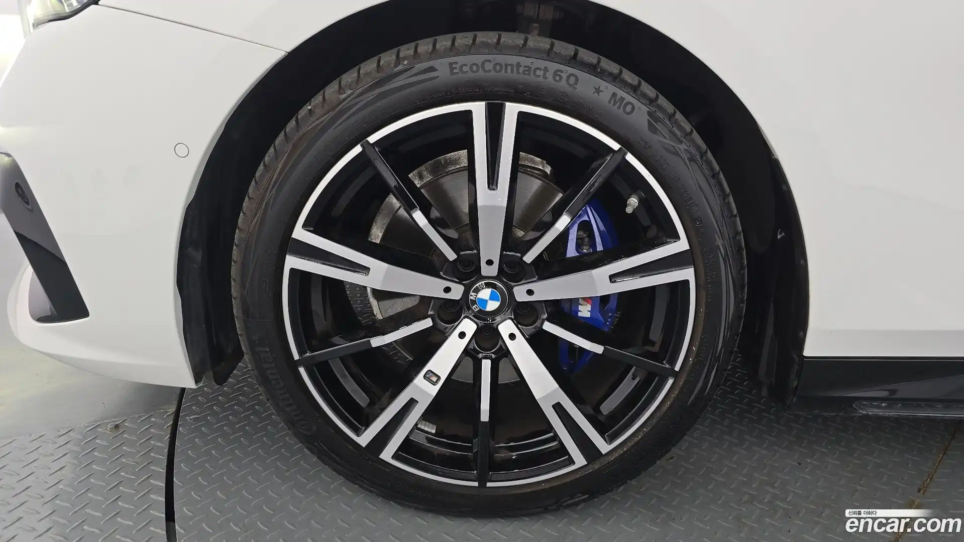 5-Series BMW 2025.7-OUTER-005