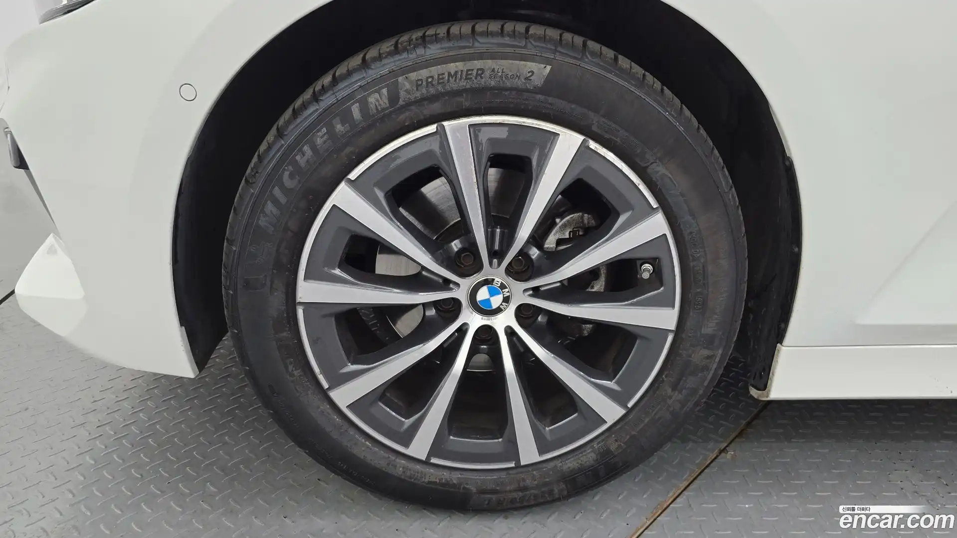 3-Series BMW 2024.1-OUTER-005